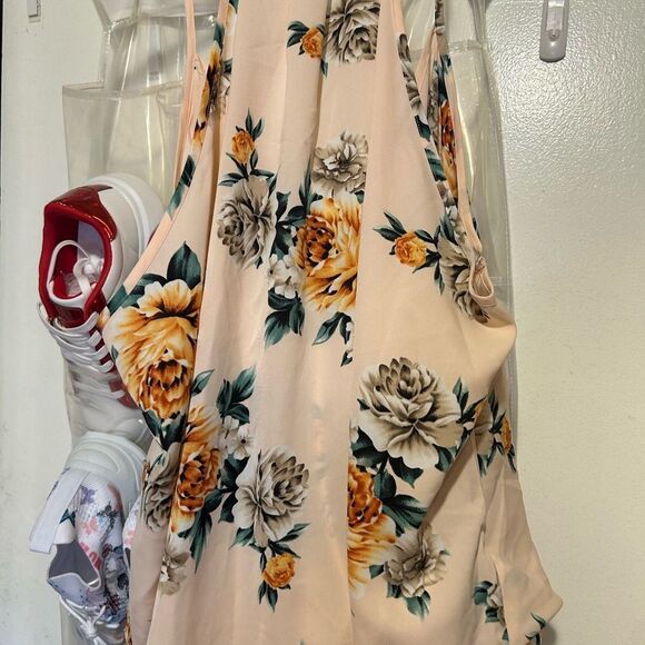 NWOT Shein Curve Floral Halter Top - Picture 6 of 15